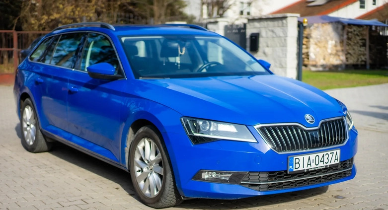 Skoda Superb cena 75000 przebieg: 153000, rok produkcji 2018 z Tolkmicko małe 154